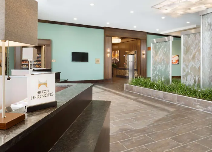Embassy By Hilton Chicago Naperville