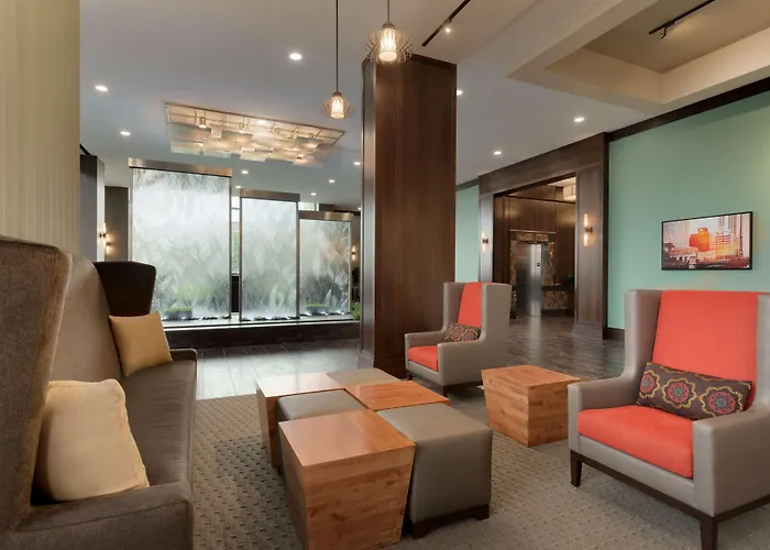 Hotel Embassy By Hilton Chicago