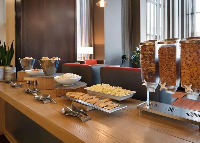 Hotel Embassy By Hilton Chicago 4*
