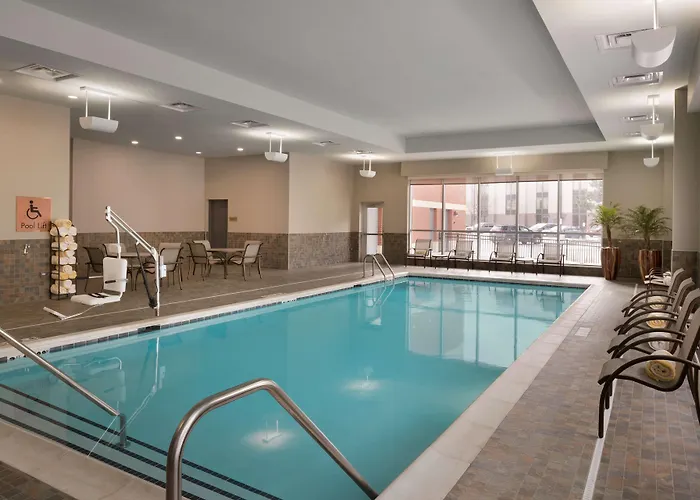 Embassy By Hilton Chicago 4*