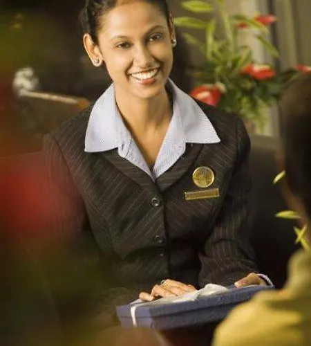 Embassy By Hilton Chicago 4*