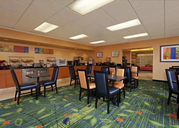 Hotel Embassy By Hilton Chicago Naperville