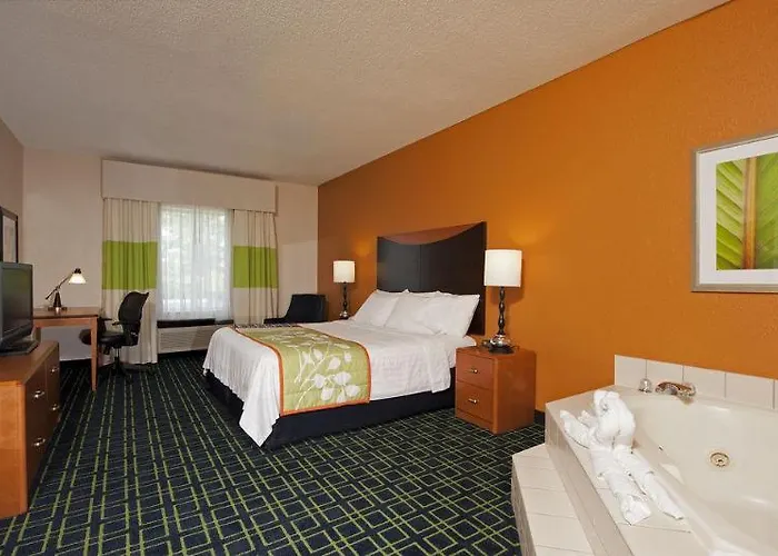Embassy By Hilton Chicago Hotel Naperville