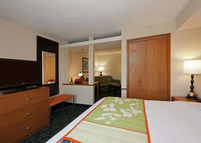 Embassy By Hilton Chicago Hotel Naperville